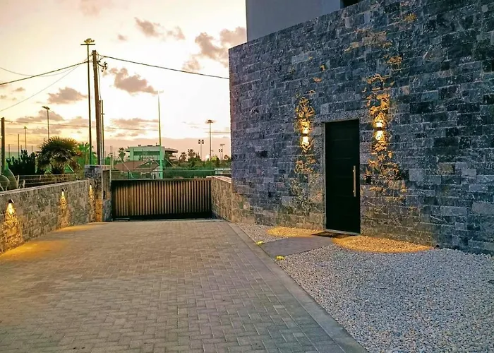 Lithos Luxury Villa *