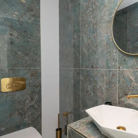 Lithos Luxury *