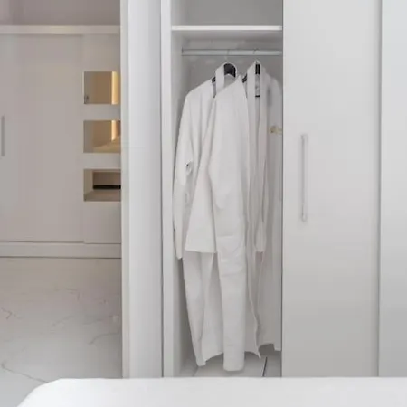 Lithos Luxury * 헐소니소스